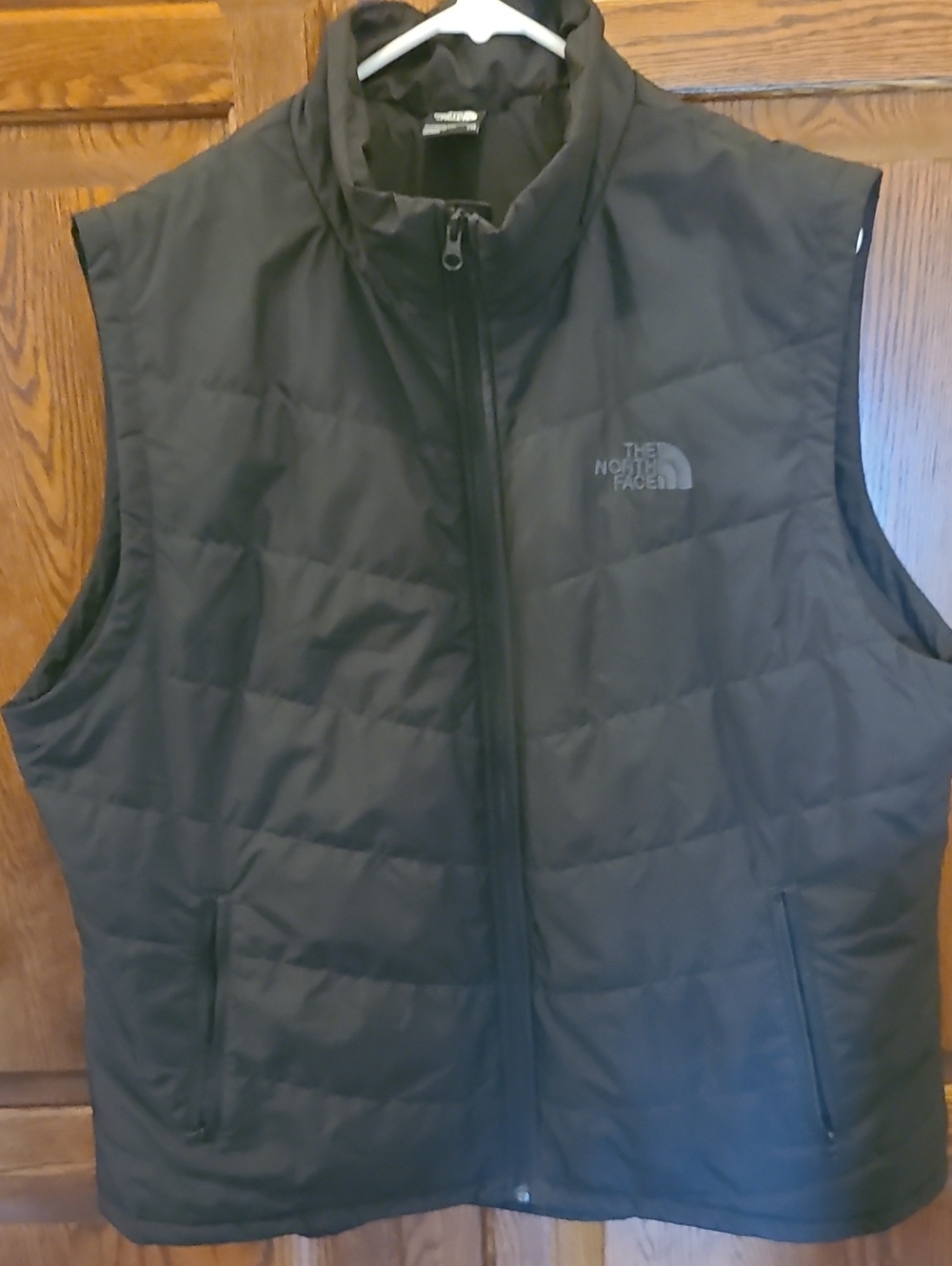 The North Face Black Puffer Vest - Quilted Sleeveless Jacket